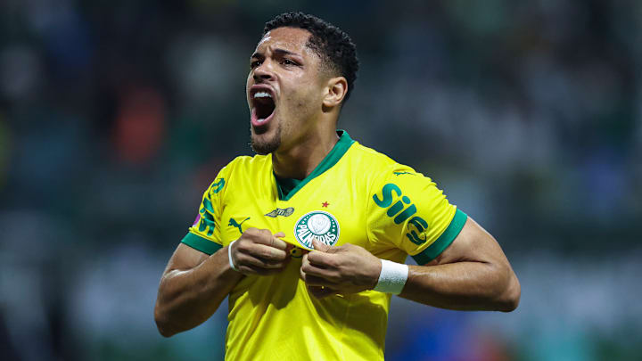 Vitor Roque lors de Palmeiras - Bragantino. Vitor Roque lors de Palmeiras - Bragantino.