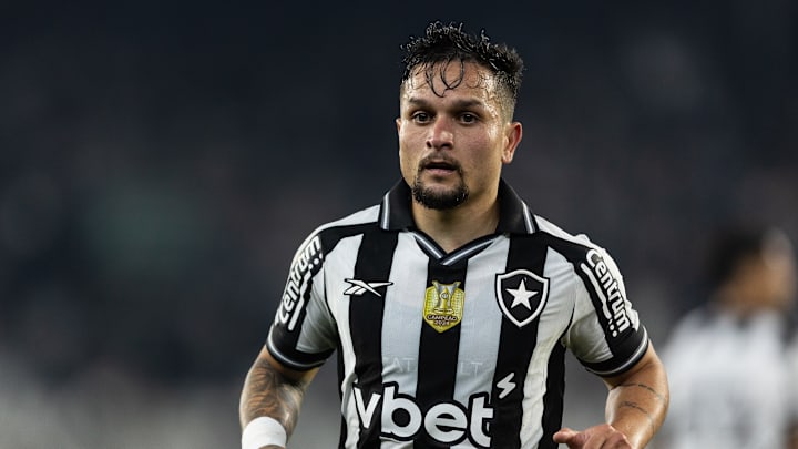 Botafogo busca novo triunfo neste domingo (20) após empate contra Vitória