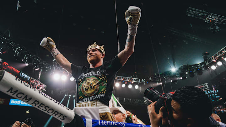 Canelo cumple 20 años de carrera, debutó a los 15 años y ahora ha sido campeón en cuatro diferentes divisiones. Canelo cumple 20 años de carrera, debutó a los 15 años y ahora ha sido campeón en cuatro diferentes divisiones.