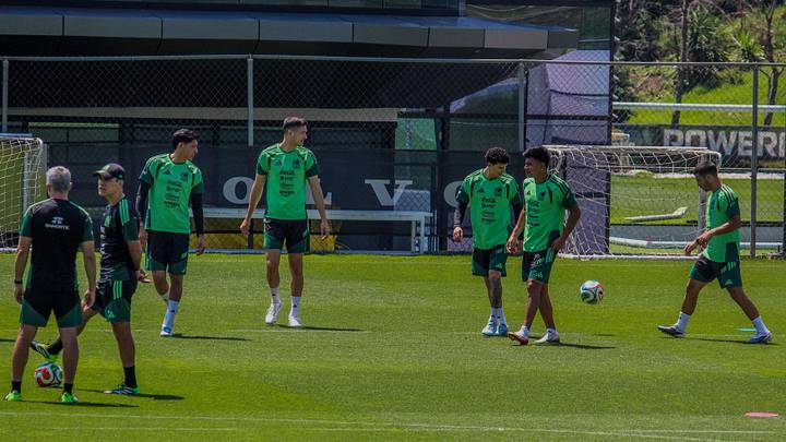 Los elementos europeos llegaron para demostrarle a Javier Aguirre que quiere estar como titulares ante Sudáfrica el 11 de junio. Los elementos europeos llegaron para demostrarle a Javier Aguirre que quiere estar como titulares ante Sudáfrica el 11 de junio.
