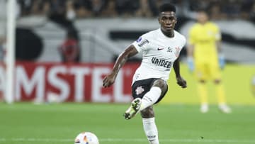 Félix Torres volta ao time do Corinthians.