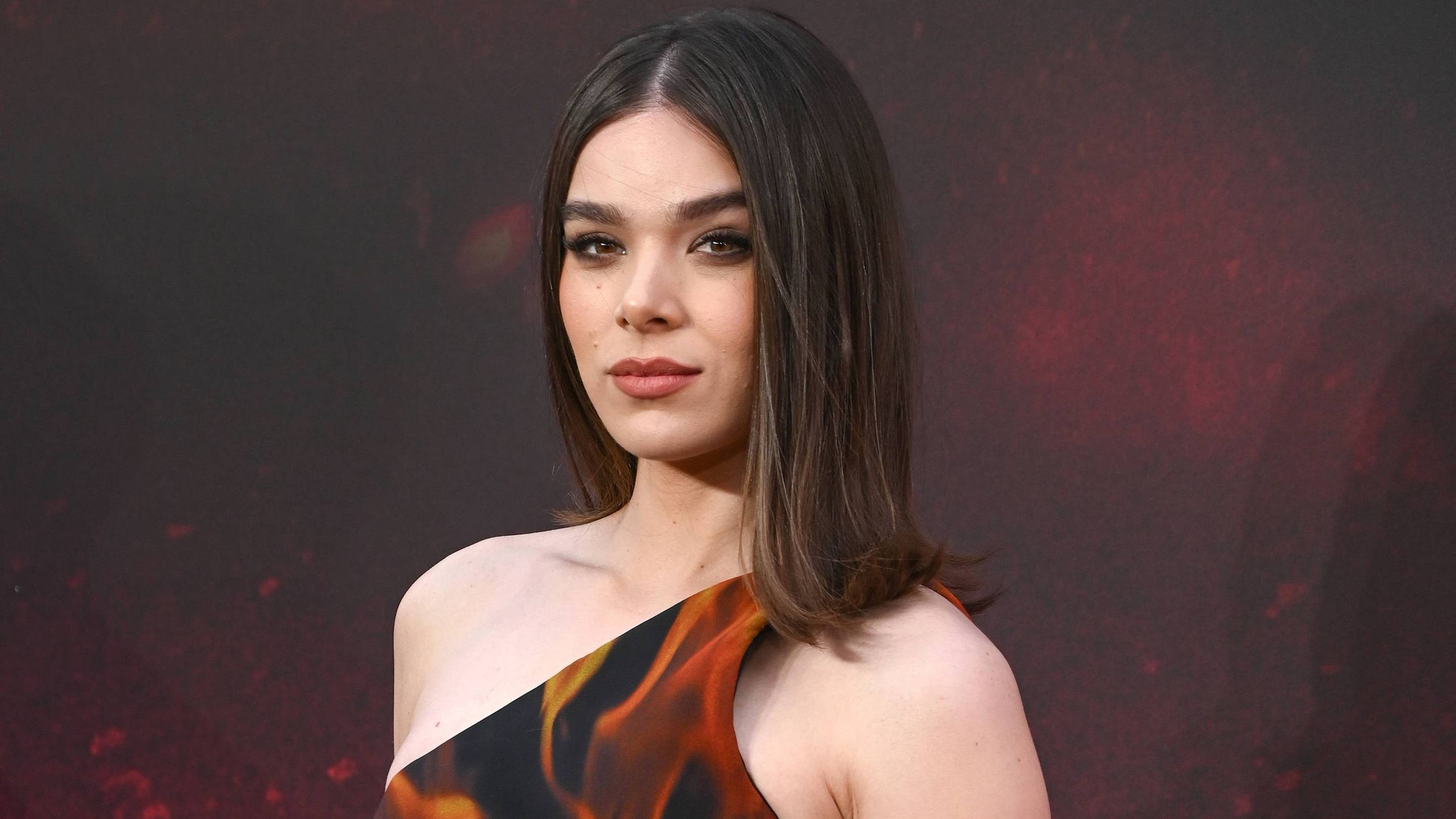Josh Allen’s Wife Hailee Steinfeld Did Something She Never Does During Bills-Rams