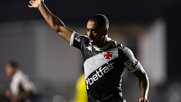 Lateral virou reserva no Vasco