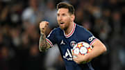 Lionel Messi cuando lo llamaron para presentar la nueva camiseta del Paris Saint-Germain.