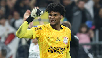 Hugo Souza é um dos grandes nomes do Corinthians na atualidade