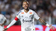 Neymar está melhorando aspecto físico nos jogos recentes do Santos