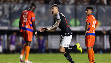 Vasco encara o Puerto Cabello fora de casa hoje