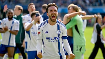 Kenan Karaman und Schalke können den Aufstieg am Samstagabend perfekt machen