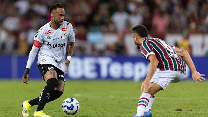 Santos e Fluminense se enfrentam pela rodada 22 do Brasileirão Santos e Fluminense se enfrentam pela rodada 22 do Brasileirão