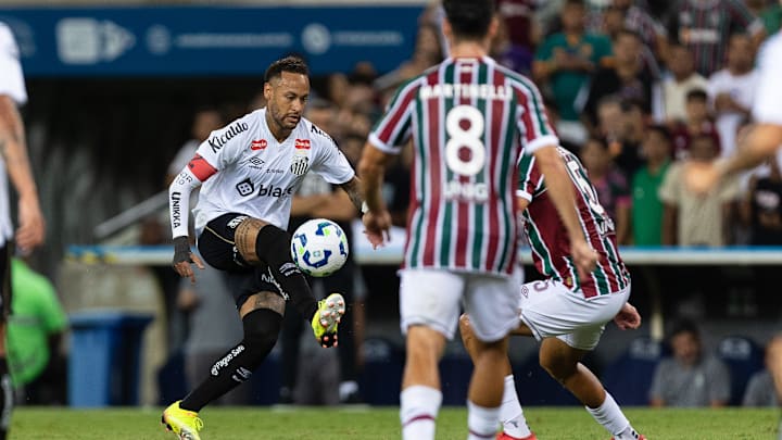 Santos, de Neymar, recebe o Fluminense