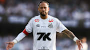 Neymar é o camisa 10 e capitão do Santos em 2025