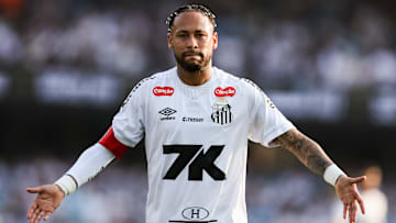 Neymar é o camisa 10 e capitão do Santos em 2025