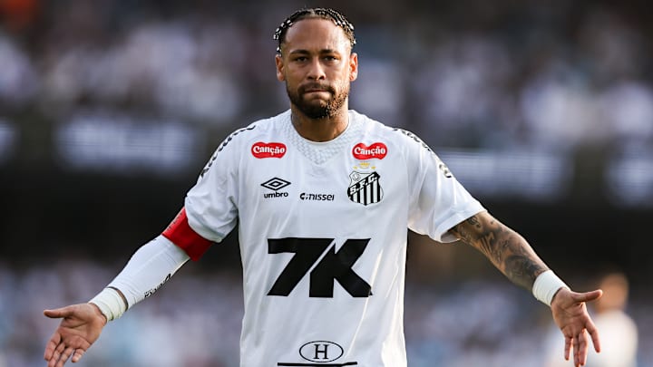 Neymar é o camisa 10 e capitão do Santos em 2025