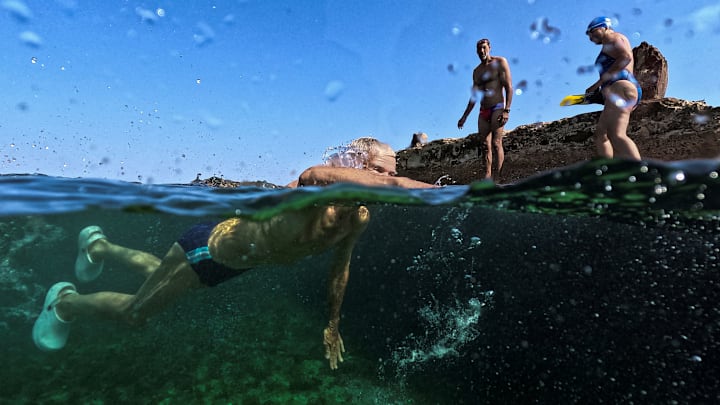 Integrantes del club social habanero "Juventud acumulada".
