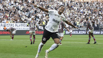 Wesley foi muito bem na vitória do Corinthians sobre o Fluminense.