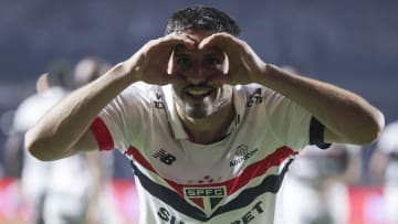 Calleri foi peça decisiva na classificação tricolor