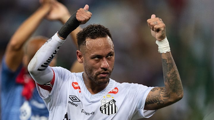 Neymar tem contrato com o Santos até o dia 30 de junho Neymar tem contrato com o Santos até o dia 30 de junho