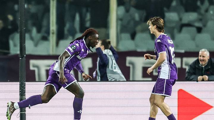 Moise Kean of AC Fiorentina (L) and Albert Gudmundsson of AC Moise Kean of AC Fiorentina (L) and Albert Gudmundsson of AC