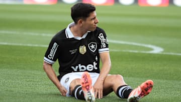 Savarino sentiu lesão muscular aos 31'