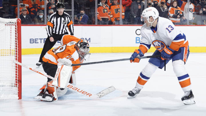Philadelphia Flyers vs New York Islanders odds, prop bets and predictions for NHL game tonight.