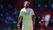 Marcelo, légende du Real a présenté le nouveau maillot extérieur des Merengue. 