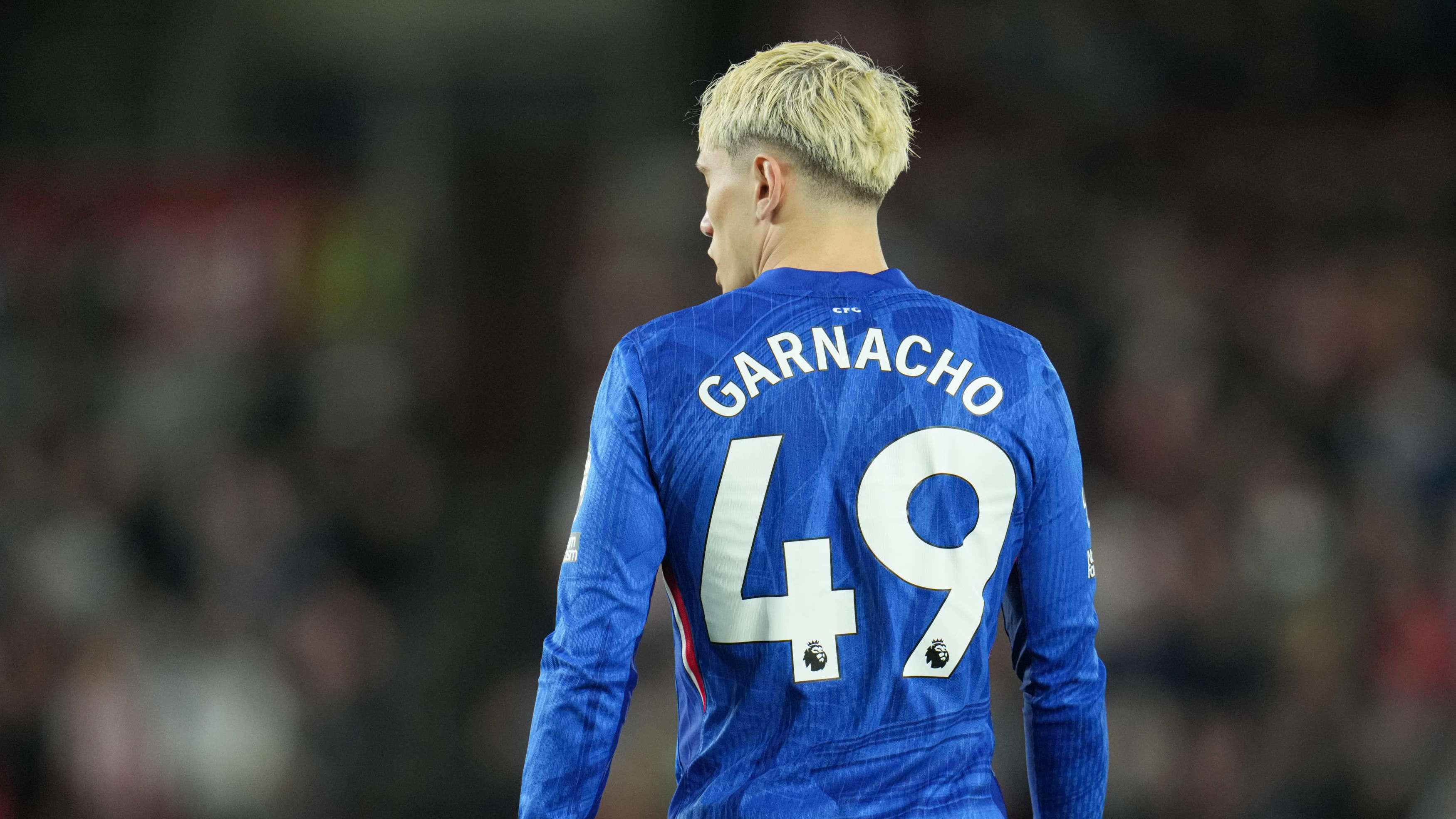 Man Utd send Alejandro Garnacho message as Enzo Maresca drops