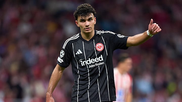 Daumen hoch: Can Uzun steht gegen den FC Barcelona vor seinem Comeback Daumen hoch: Can Uzun steht gegen den FC Barcelona vor seinem Comeback