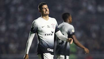 Pedro Raul não conseguiu apresentar bom futebol no Corinthians
