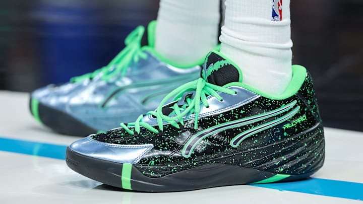Tyrese Haliburton delivers game winner in DX themed kicks
