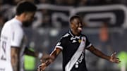 Com bom início pelo Vasco, Carlos Cuesta se torna desfalque por causa de edema