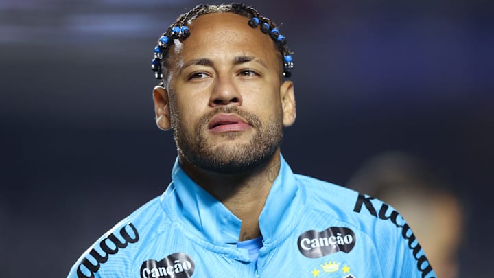 Depuis le Brésil, Neymar continue d'agiter le mercato européen. Depuis le Brésil, Neymar continue d'agiter le mercato européen.