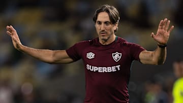 Luis Zubeldía precisa de reforços de peso para 2026