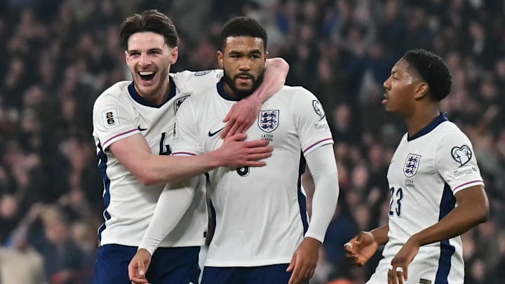 TOPSHOT-FBL-WC-EUR-2026-QUALIFIERS-ENG-LAT