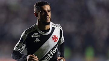 Coutinho faz falta na organização tática do Vasco