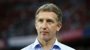 Die Kritik an Werders Sportchef Frank Baumann reißt nicht ab. 
