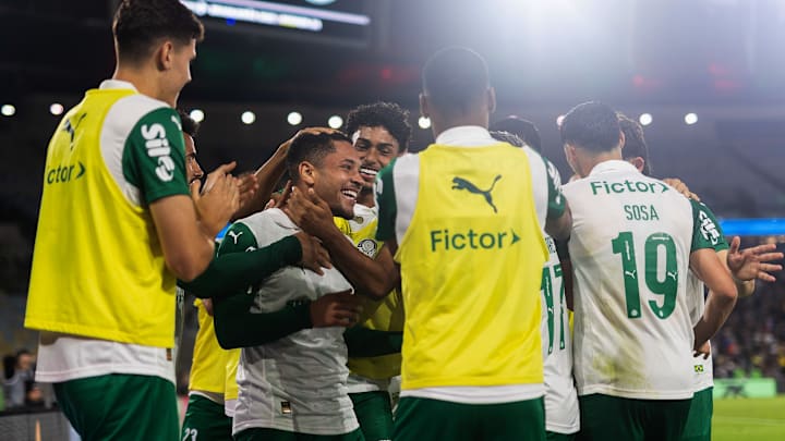 Palmeiras enfrenta o Ceará pela 19ª rodada do Brasileirão 2025