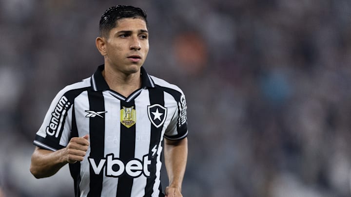 Botafogo tenta voltar ao G4 do Brasileirão 