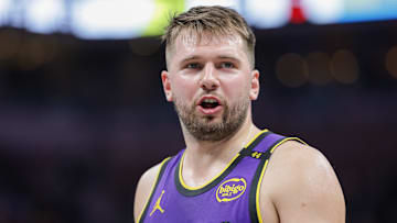 Los Angeles Lakers v Indiana Pacers