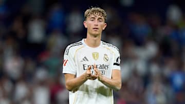 Dean Huijsen souffre de la jambe gauche.