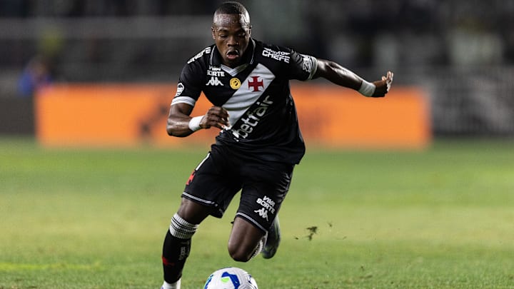 Andrés Gómez deve ser um dos titulares do Vasco contra o Madureira Andrés Gómez deve ser um dos titulares do Vasco contra o Madureira