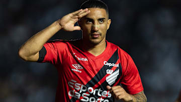 Jogador se destaca mesmo em temporada ruim do Furacão