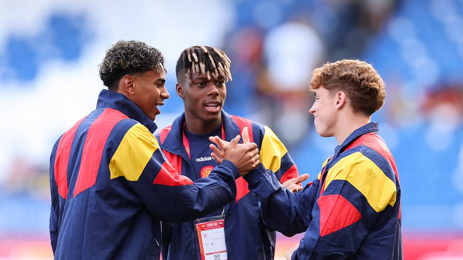Lamine Yamal, Nico Williams Víctor Muñoz