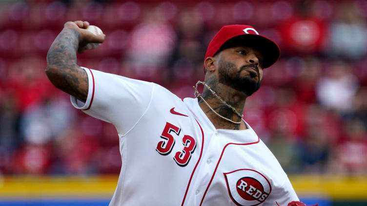 Cincinnati Reds starting pitcher Vladimir Gutierrez (53) delivers during the first inning.