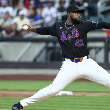 Sep 2, 2024; New York City, New York, USA; New York Mets starting pitcher Luis Severino (40) pitches in the first inning against the Boston Red Sox at Citi Field. Mandatory Credit: Wendell Cruz-USA TODAY Sports