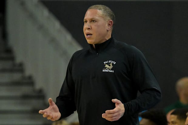 Sacramento State coach Mike Bibby
