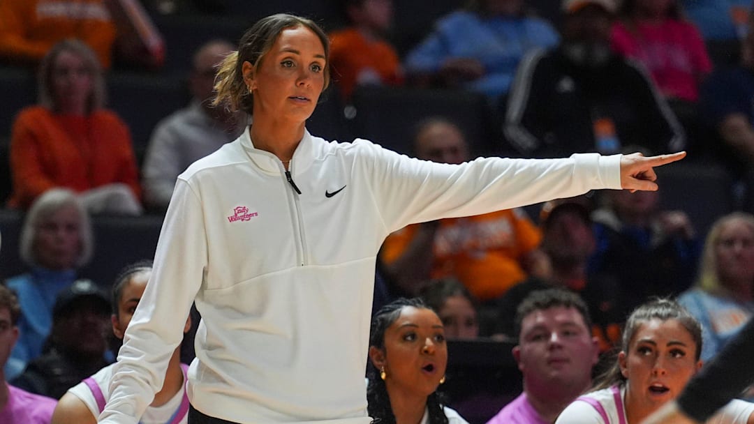 Tennessee coach Kim Caldwell points during a NCAA basketball game at Thompson-Boling Arena at Food City Center in Knoxville, Tenn., on Feb. 19, 2026.