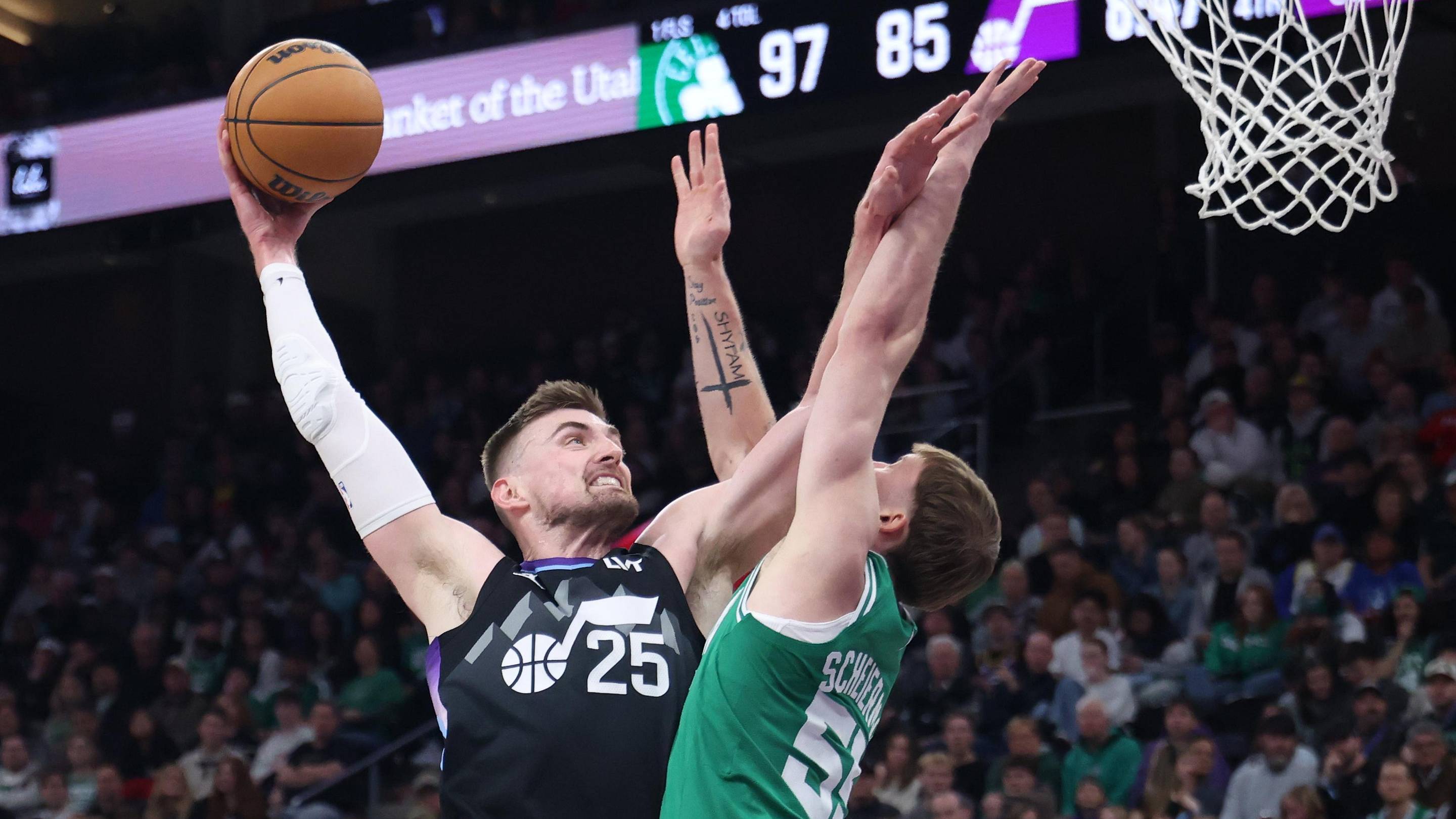 Former Wisconsin Badgers star earns new NBA contract after stellar start to season