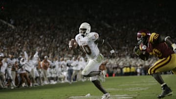 Texas quarterback Vince Young scores a touchdown against USC in the 2006 Rose Bowl.

Xxx Rose Bowl 561 Jpg S Fbc Usa Ca