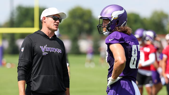 Minnesota Vikings head coach Kevin O'Connell with tight end T.J. Hockenson