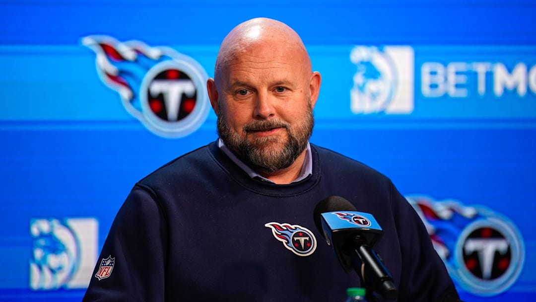 Tennessee Titans offensive coordinator Brian Daboll 